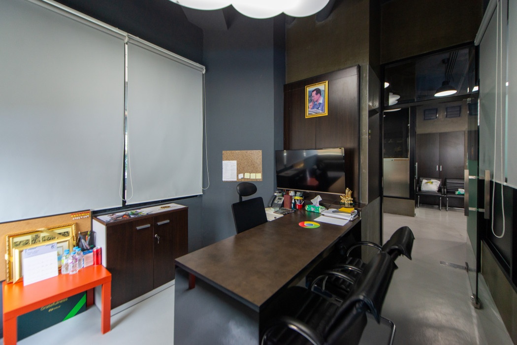  Retail Space For Sale in Bang Phongphang, Yan Nawa, Bangkok - Image 3
