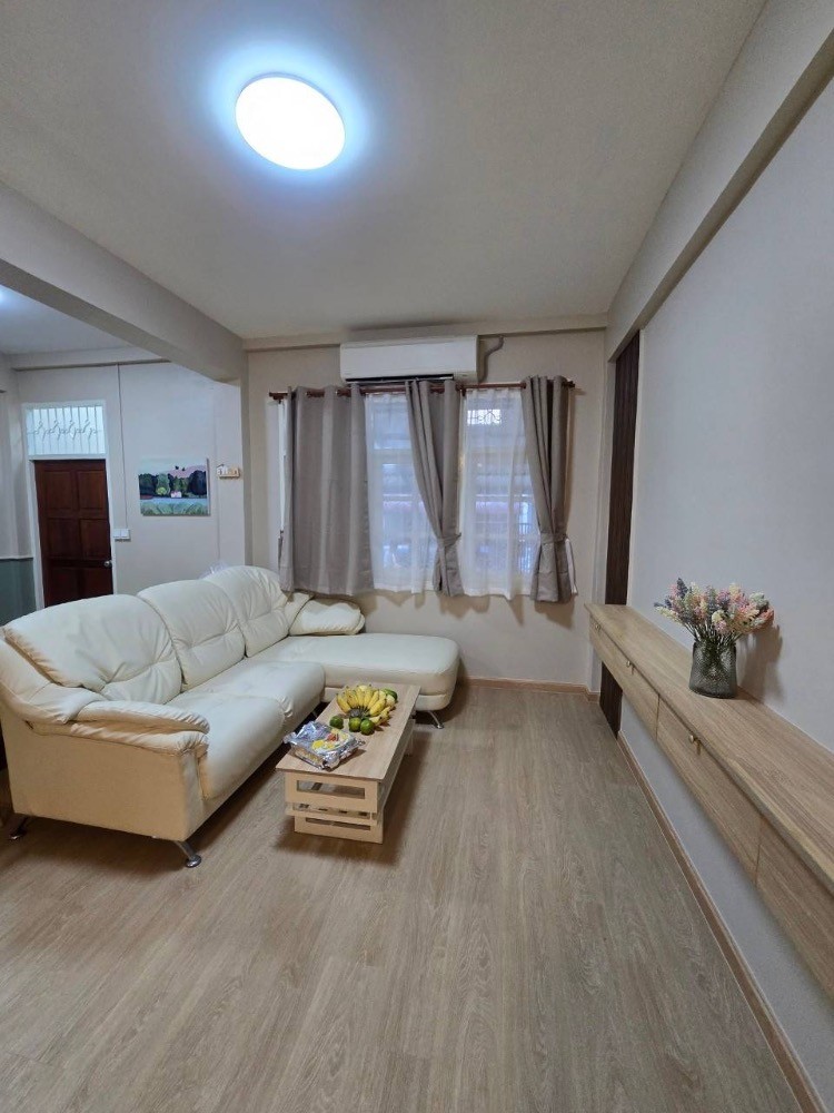 3 ห้องนอน ทาวน์เฮาส์  ใน บางจาก, พระโขนง, กรุงเทพมหานคร - Image 2