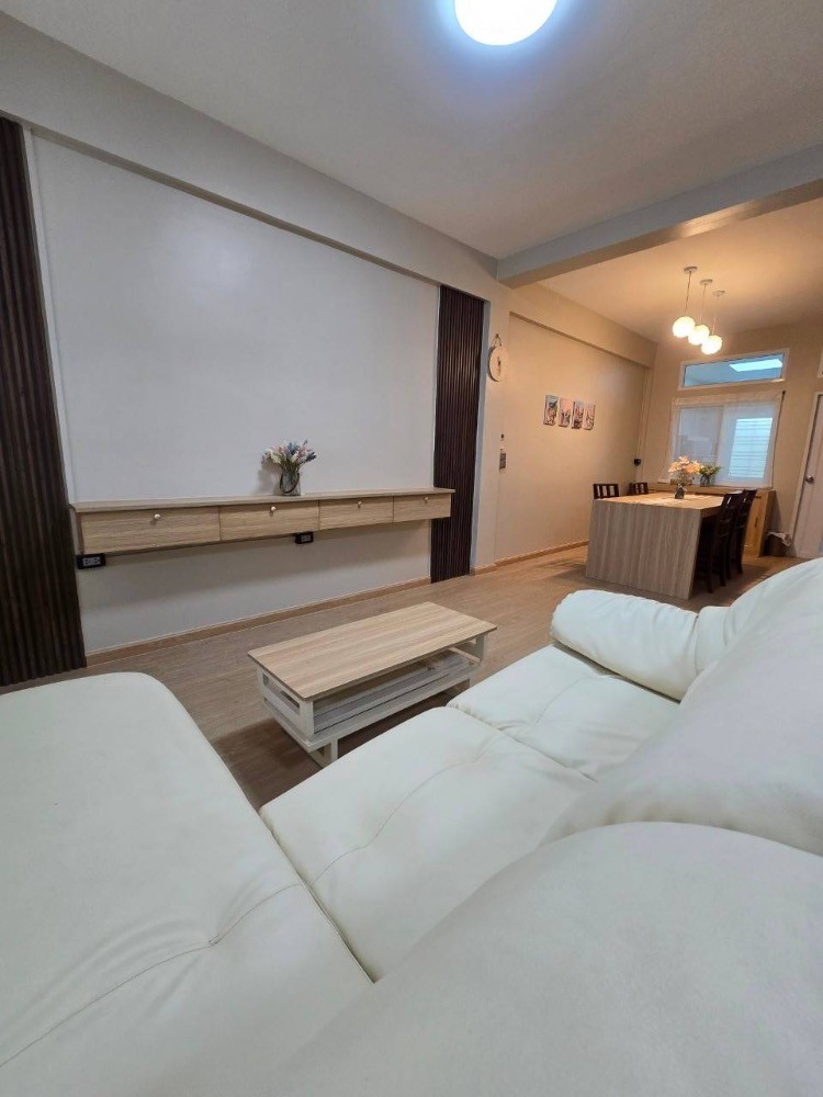 3 ห้องนอน ทาวน์เฮาส์  ใน บางจาก, พระโขนง, กรุงเทพมหานคร - Image 3