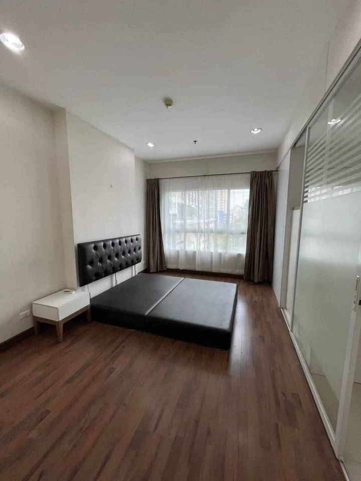 1 Bedroom Condo For Sale in Khlong Ton Sai, Khlong San, Bangkok - Image 2