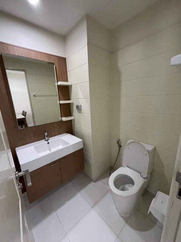 1 Bedroom Condo For Sale in Khlong Ton Sai, Khlong San, Bangkok - Image 6