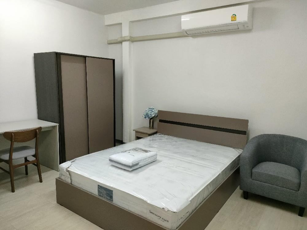 2 Bedroom Townhouse For Rent in Bang Khlo, Bang Kho Laem, Bangkok - Image 9
