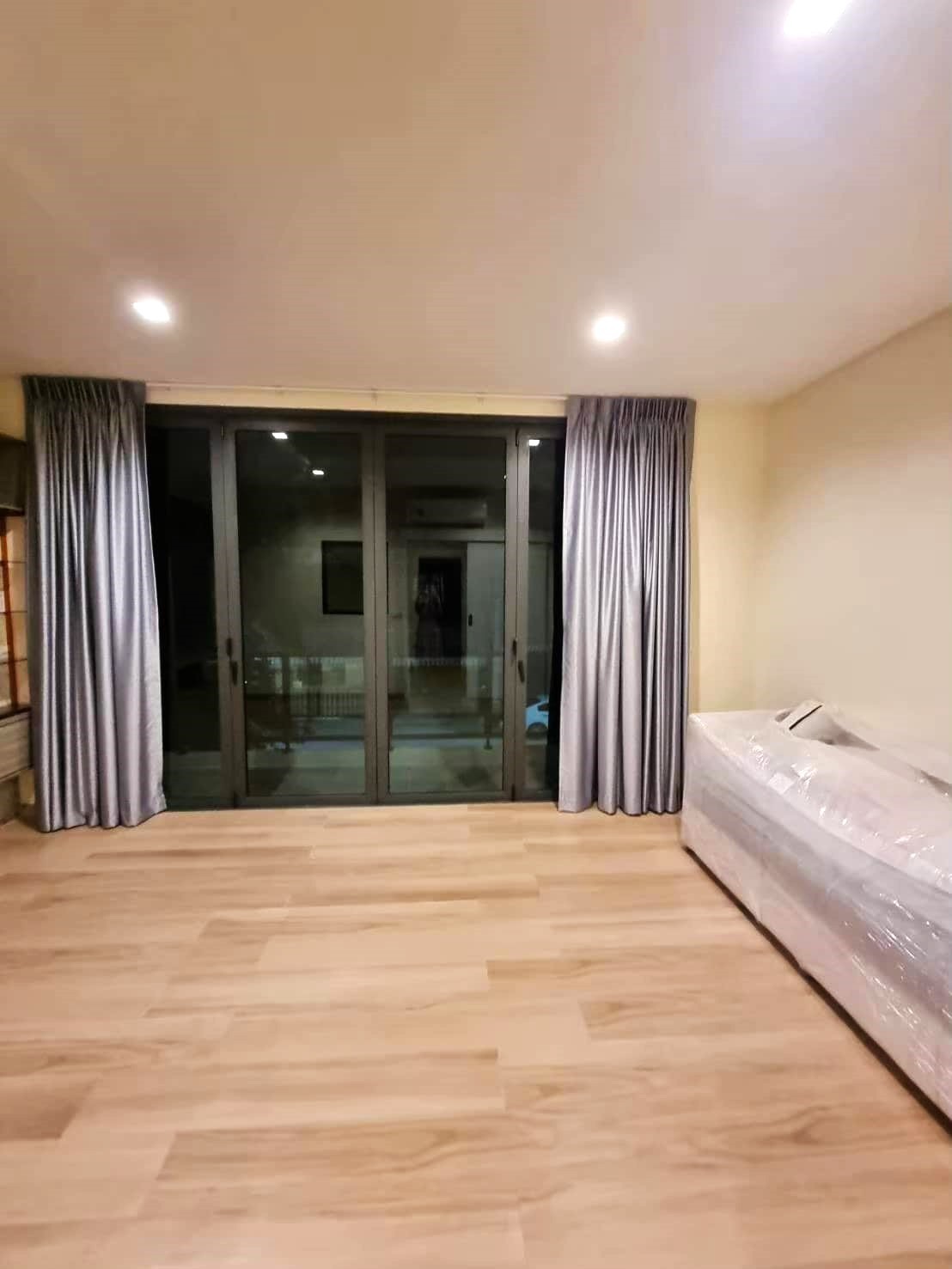 3 卧室 联排别墅  在  - Image 4