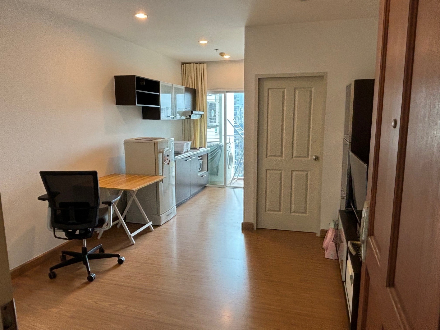 1 Bedroom Condo For Sale in Thanon Phaya Thai, Ratchathewi, Bangkok - Image 1