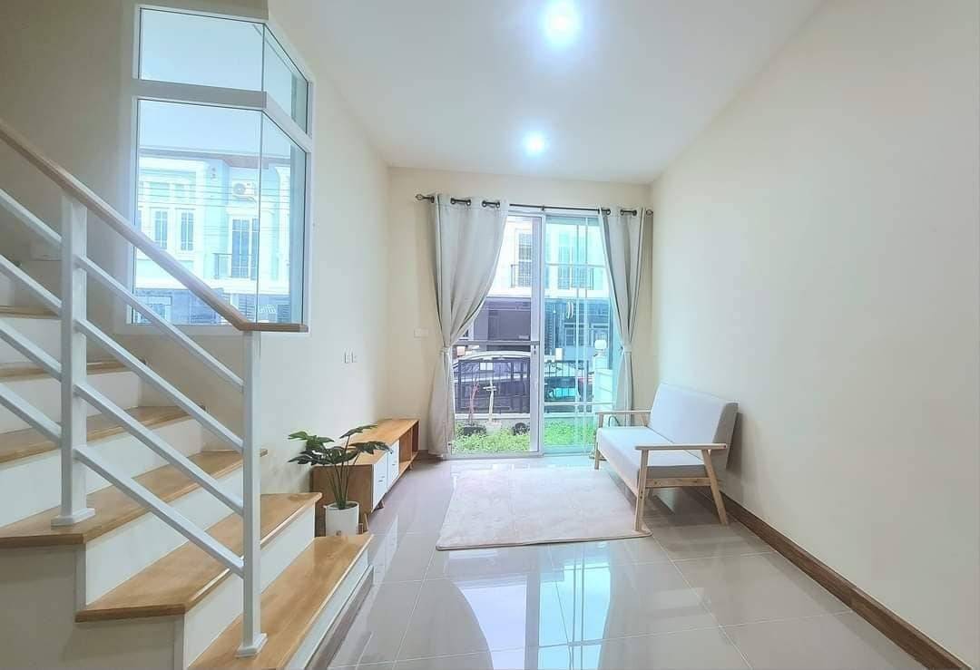 3 ห้องนอน ทาวน์เฮาส์  ใน ดอกไม้, ประเวศ, กรุงเทพมหานคร - Image 3