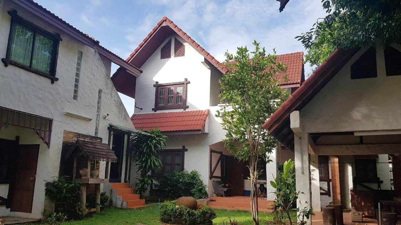 8 Bedroom House For Sale in San Phisuea, Mueang Chiang Mai, Chiang Mai - Image 14
