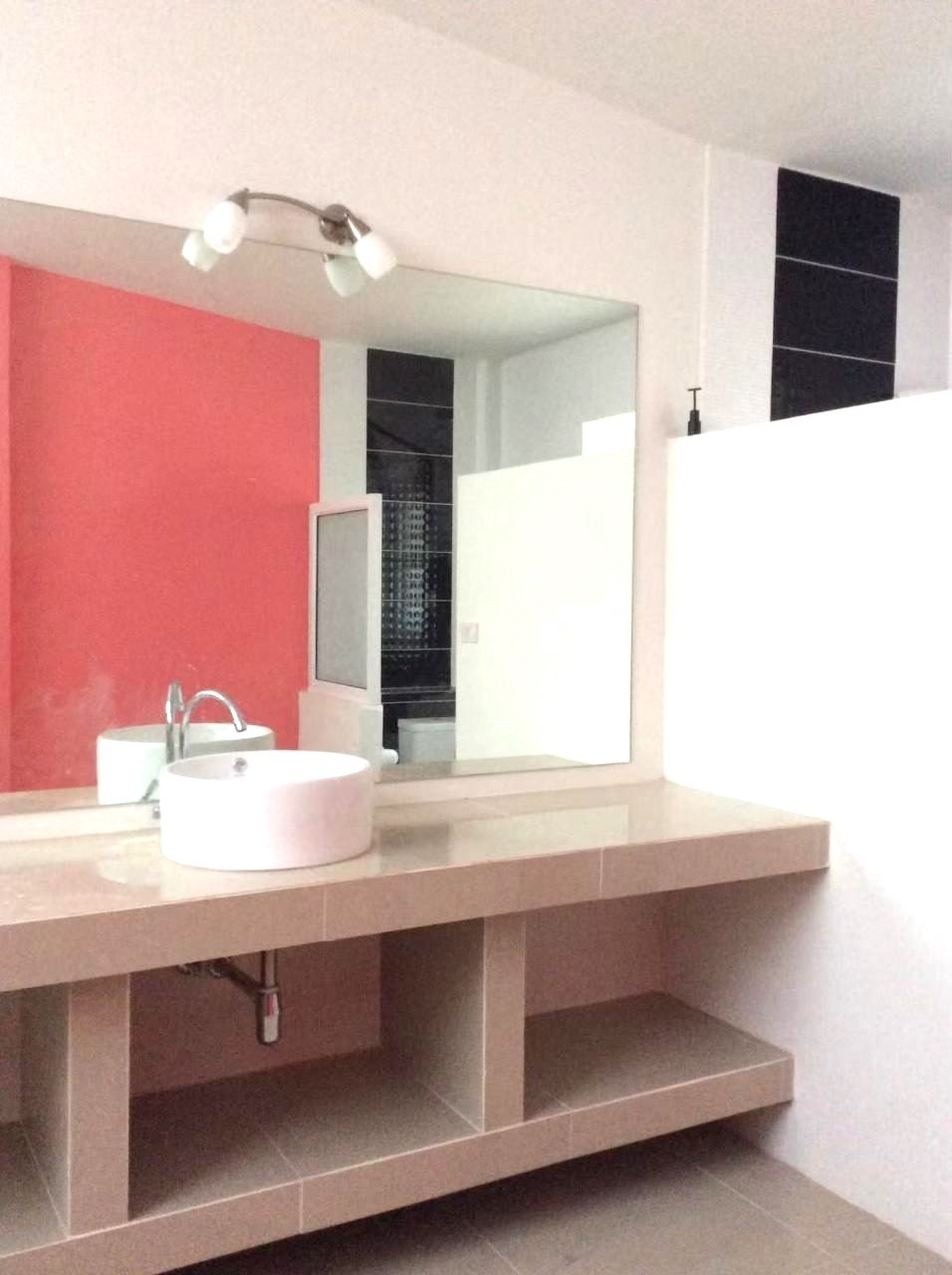 8 Bedroom House For Sale in San Phisuea, Mueang Chiang Mai, Chiang Mai - Image 11