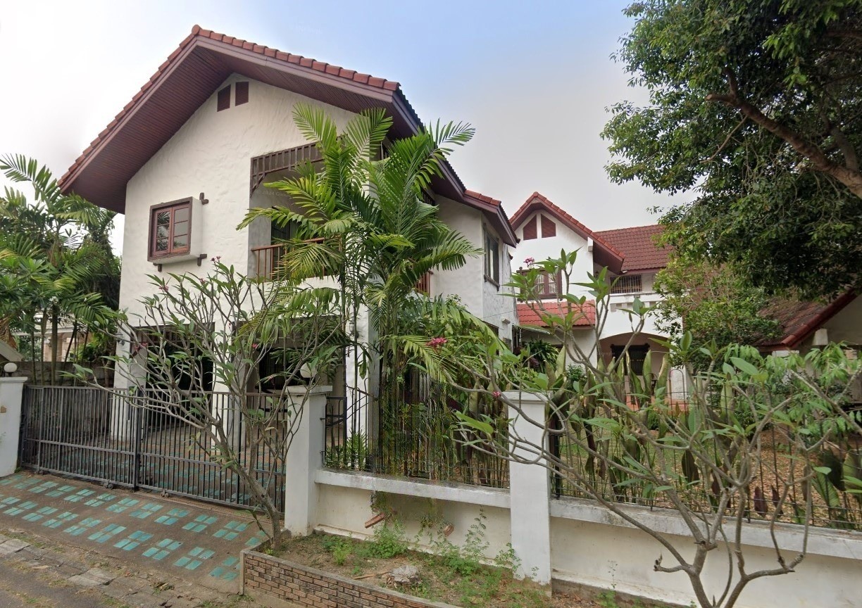 8 Bedroom House For Sale in San Phisuea, Mueang Chiang Mai, Chiang Mai - Image 1