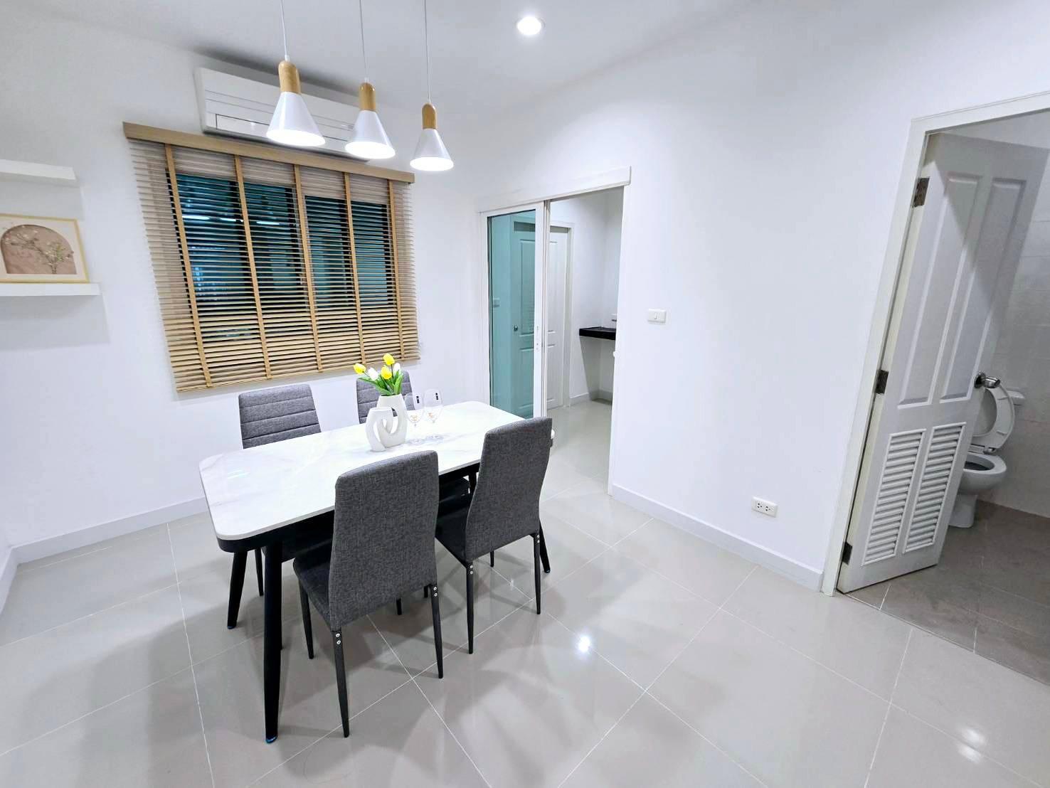 2 Bedroom Townhouse For Sale in Mae Hia, Mueang Chiang Mai, Chiang Mai - Image 5