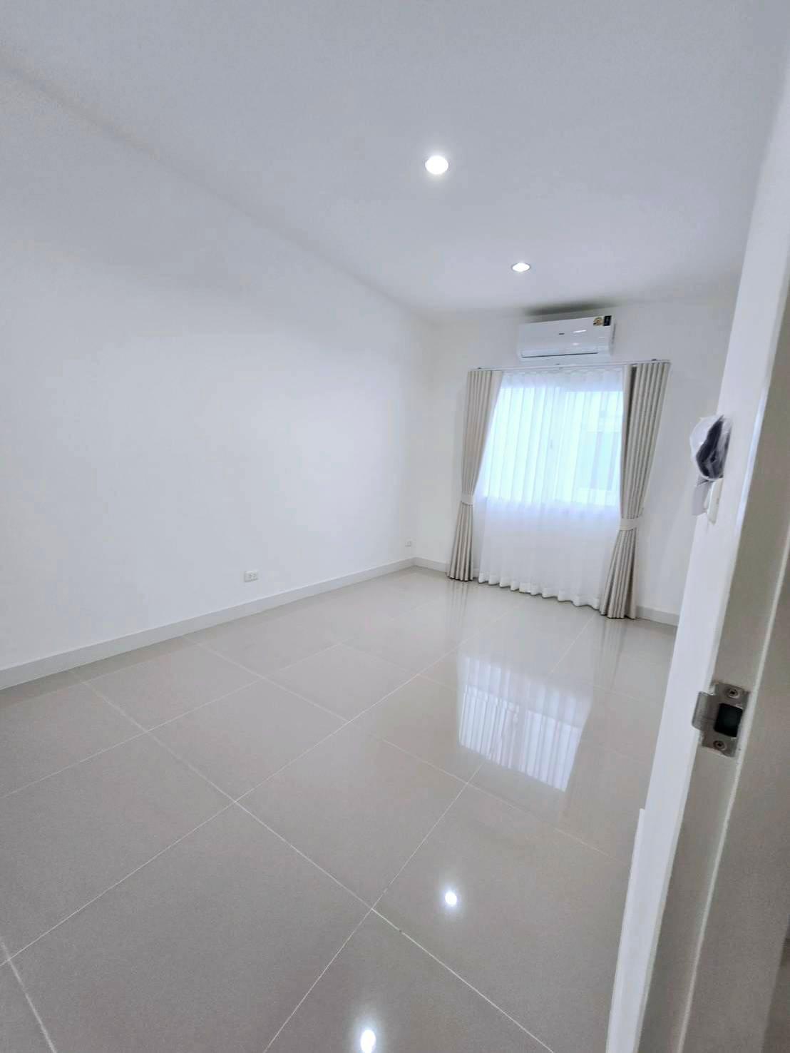 2 Bedroom Townhouse For Sale in Mae Hia, Mueang Chiang Mai, Chiang Mai - Image 12