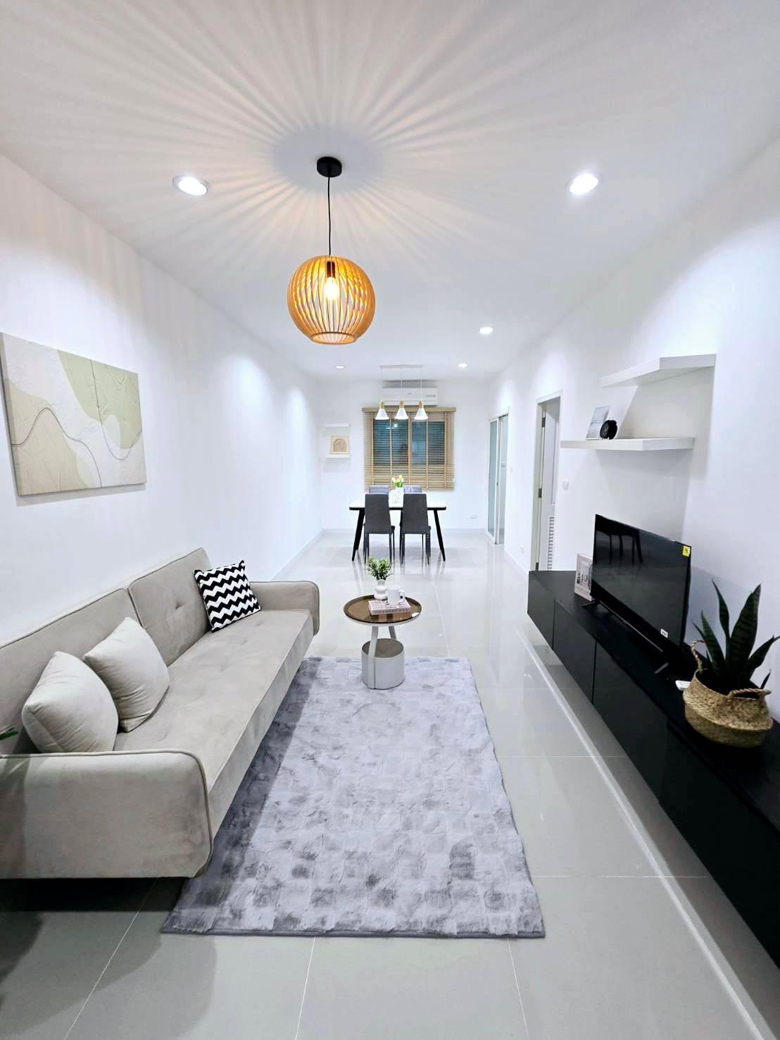2 Bedroom Townhouse For Sale in Mae Hia, Mueang Chiang Mai, Chiang Mai - Image 2