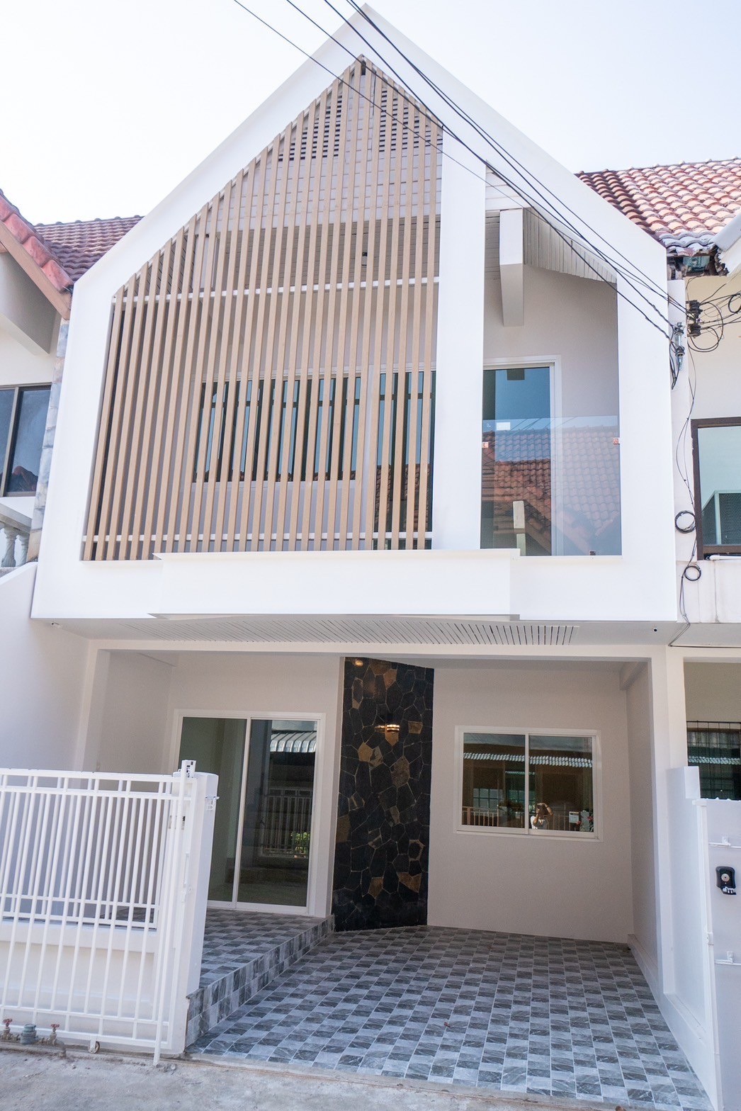 2 Bedroom Townhouse For Sale in Mae Hia, Mueang Chiang Mai, Chiang Mai - Image 2