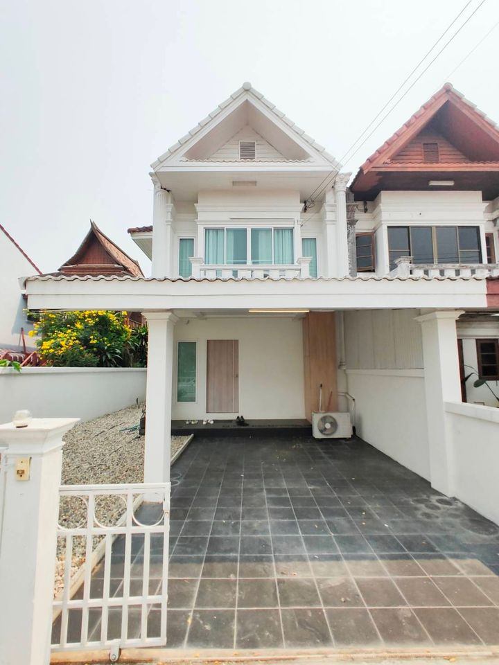 2 Bedroom Townhouse For Sale in San Phisuea, Mueang Chiang Mai, Chiang Mai - Image 1