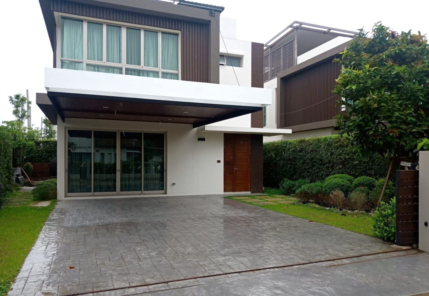 Rochalia Resort Villas - Image 1