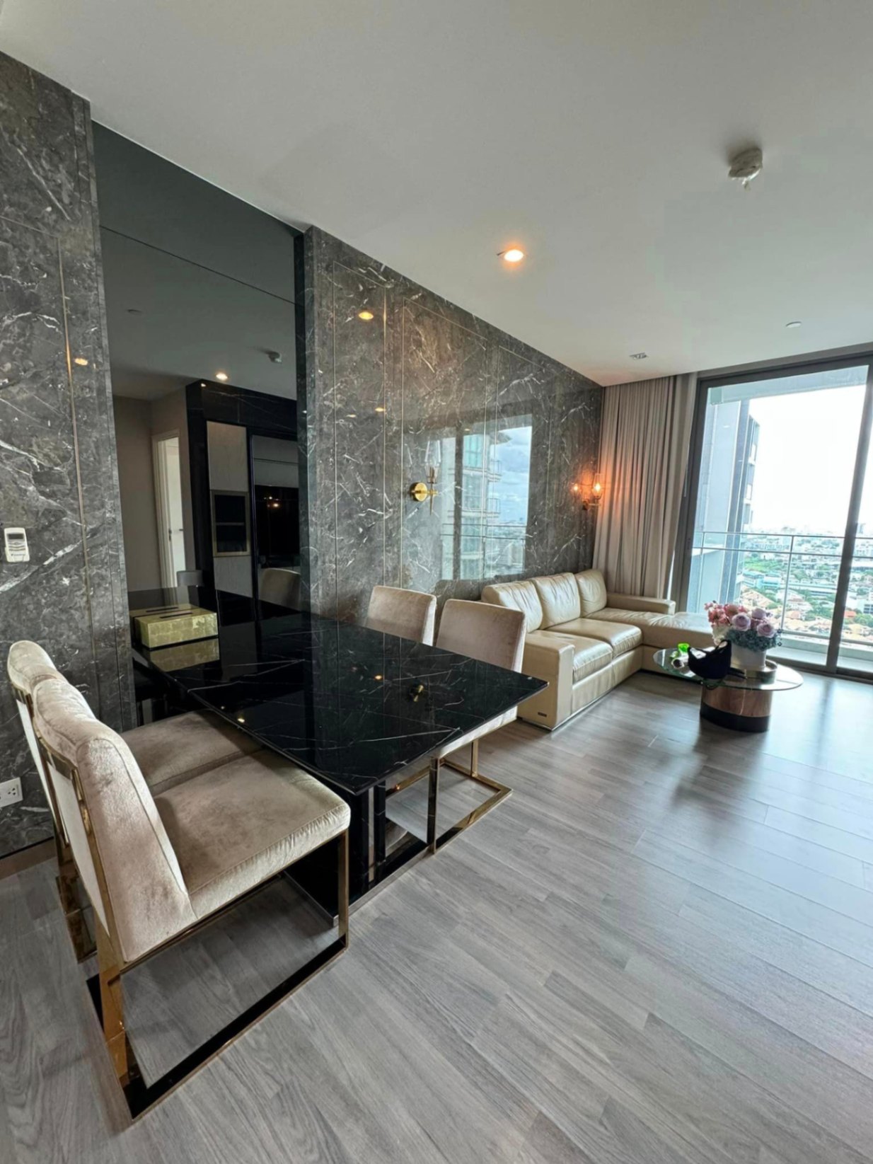 The Room Sukhumvit 69 - Image 2