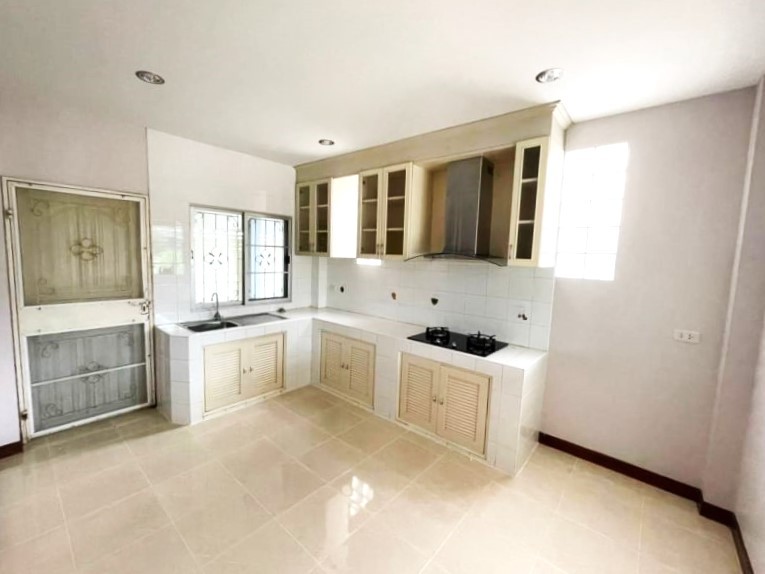 4 Bedroom House  in Ton Pao, San Kamphaeng, Chiang Mai - Image 4