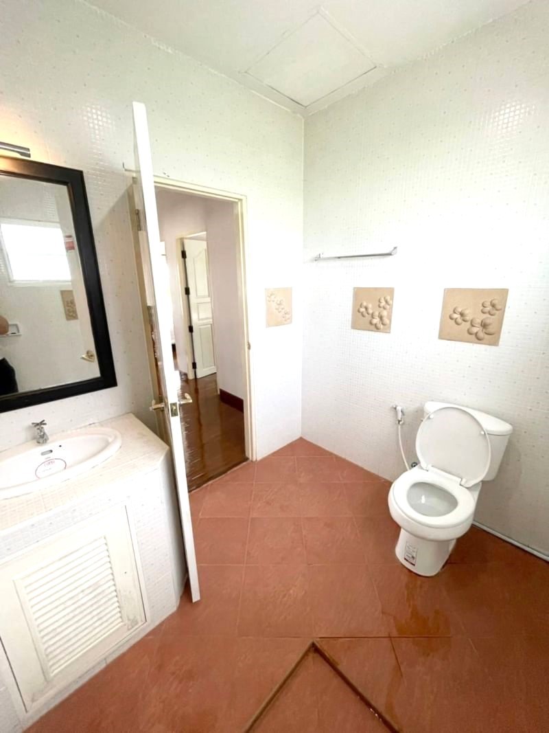 4 Bedroom House  in Ton Pao, San Kamphaeng, Chiang Mai - Image 9