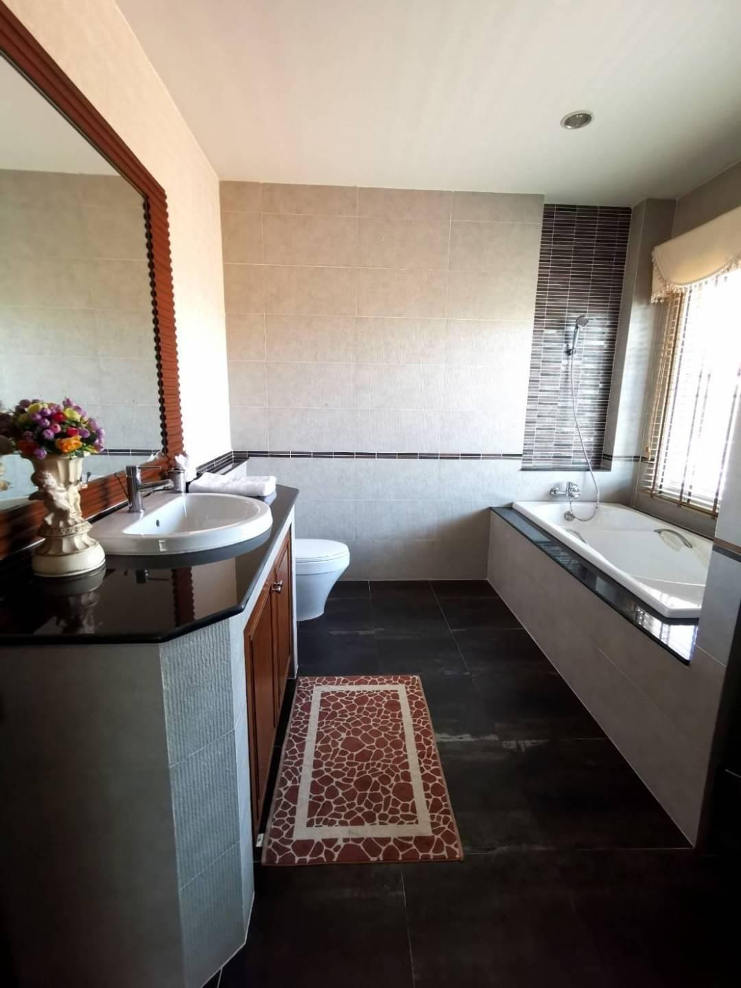 5 Bedroom House For Sale in San Sai Noi, San Sai, Chiang Mai - Image 12