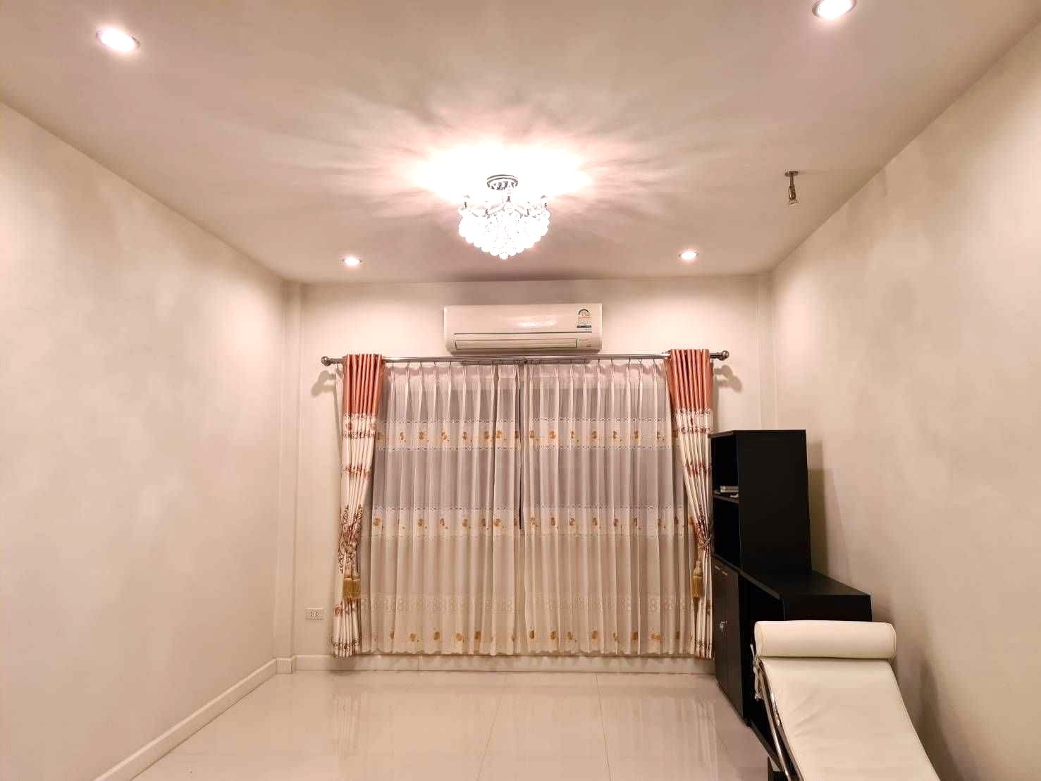 Thanaporn Park Home 4 - Image 11