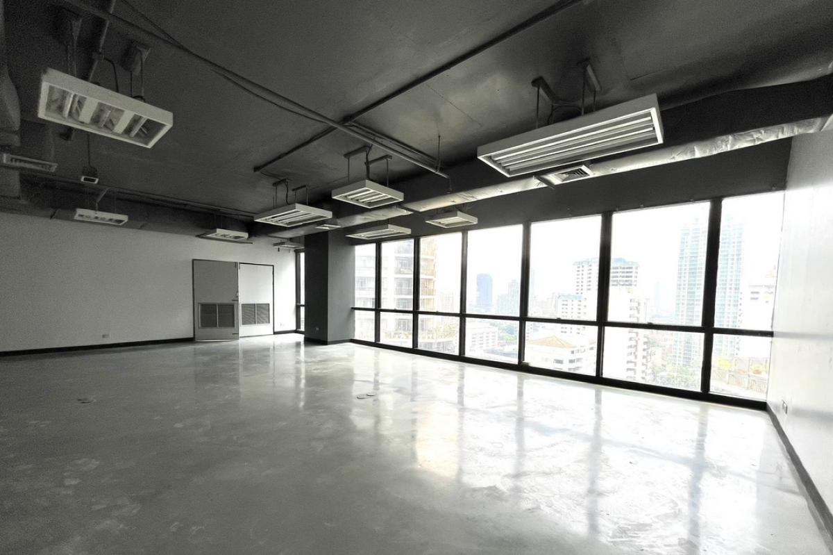  Retail Space For Sale in Khlong Toei Nuea, Vadhana, Bangkok - Image 1