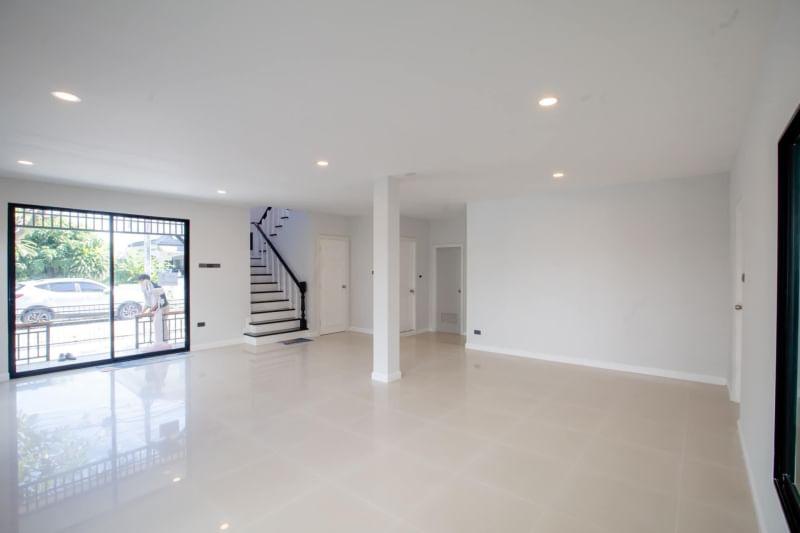 5 Bedroom House For Sale in San Kamphaeng, San Kamphaeng, Chiang Mai - Image 3