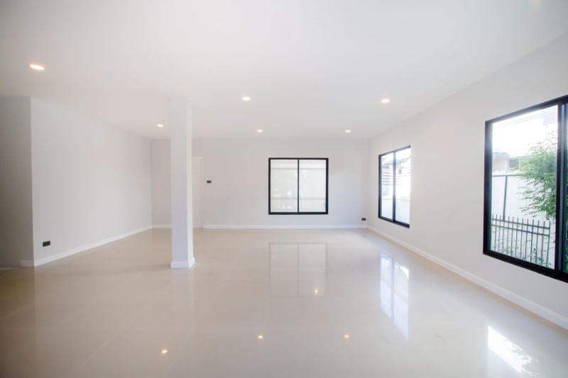 5 Bedroom House For Sale in San Kamphaeng, San Kamphaeng, Chiang Mai - Image 4