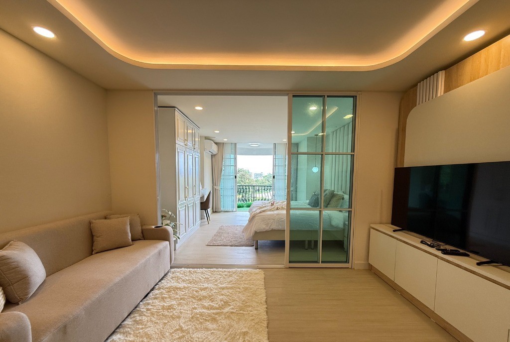Hillside 4 Condotel - Image 1