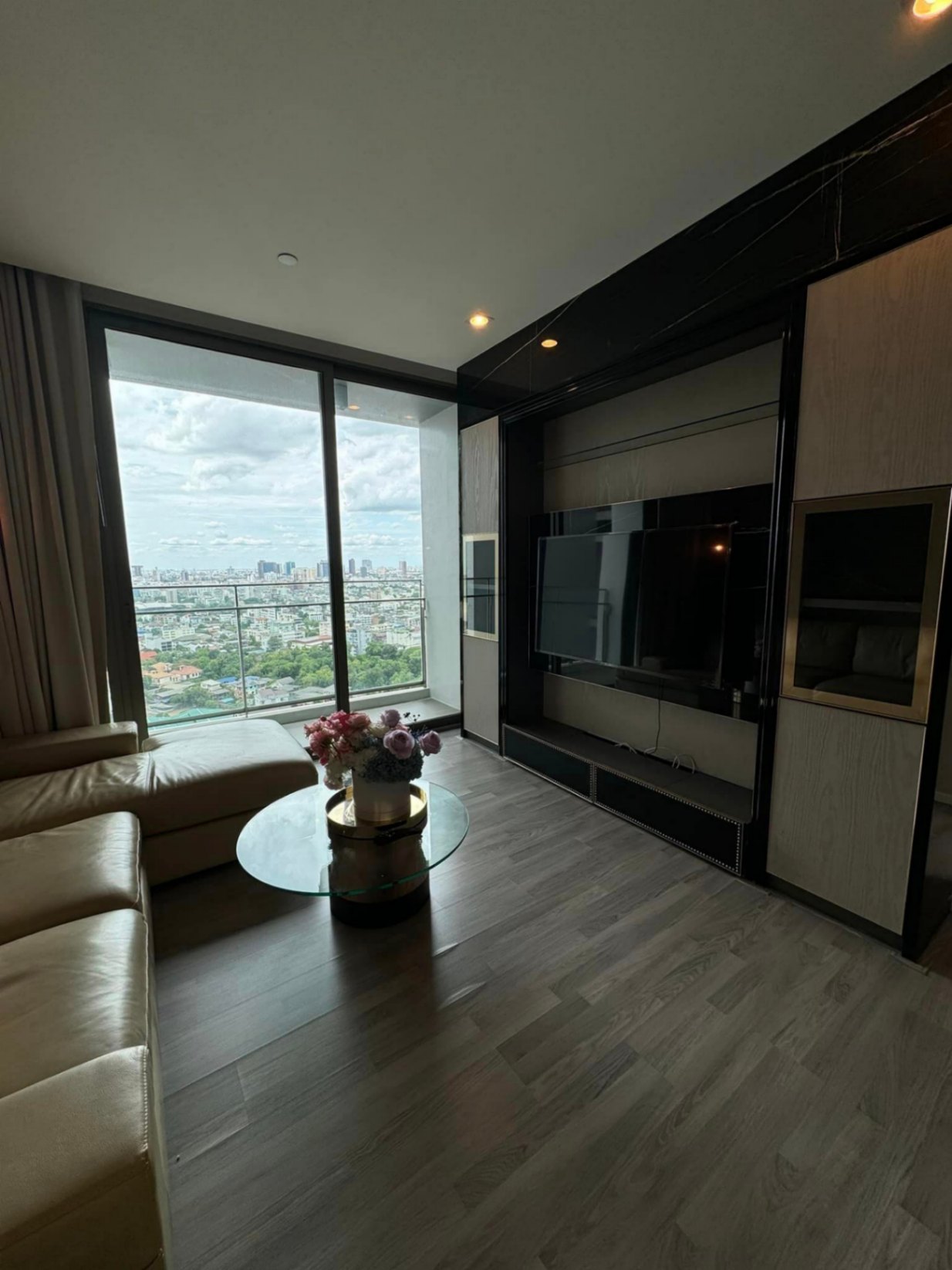 The Room Sukhumvit 69 - Image 3