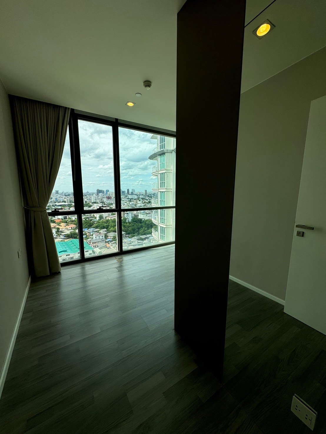 The Room Sukhumvit 69 - Image 11