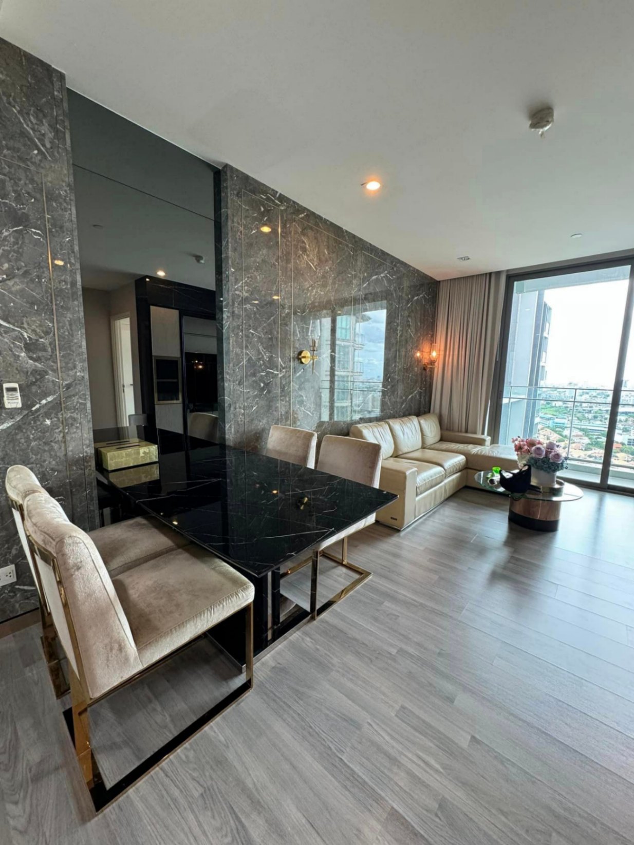 The Room Sukhumvit 69 - Image 1