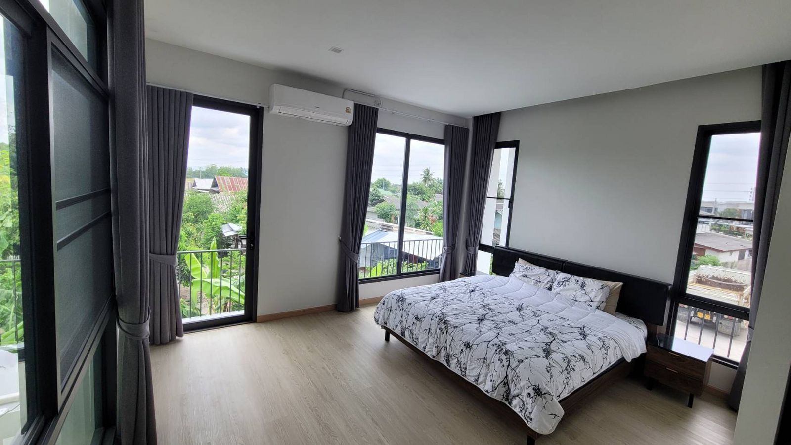 4 Bedroom House For Sale in San Phak Wan, Hang Dong, Chiang Mai - Image 12