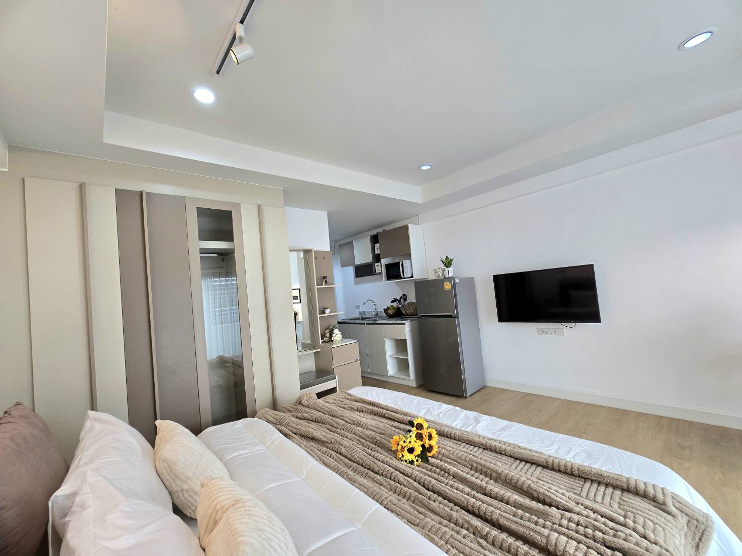 Seven Star Condo - Image 9