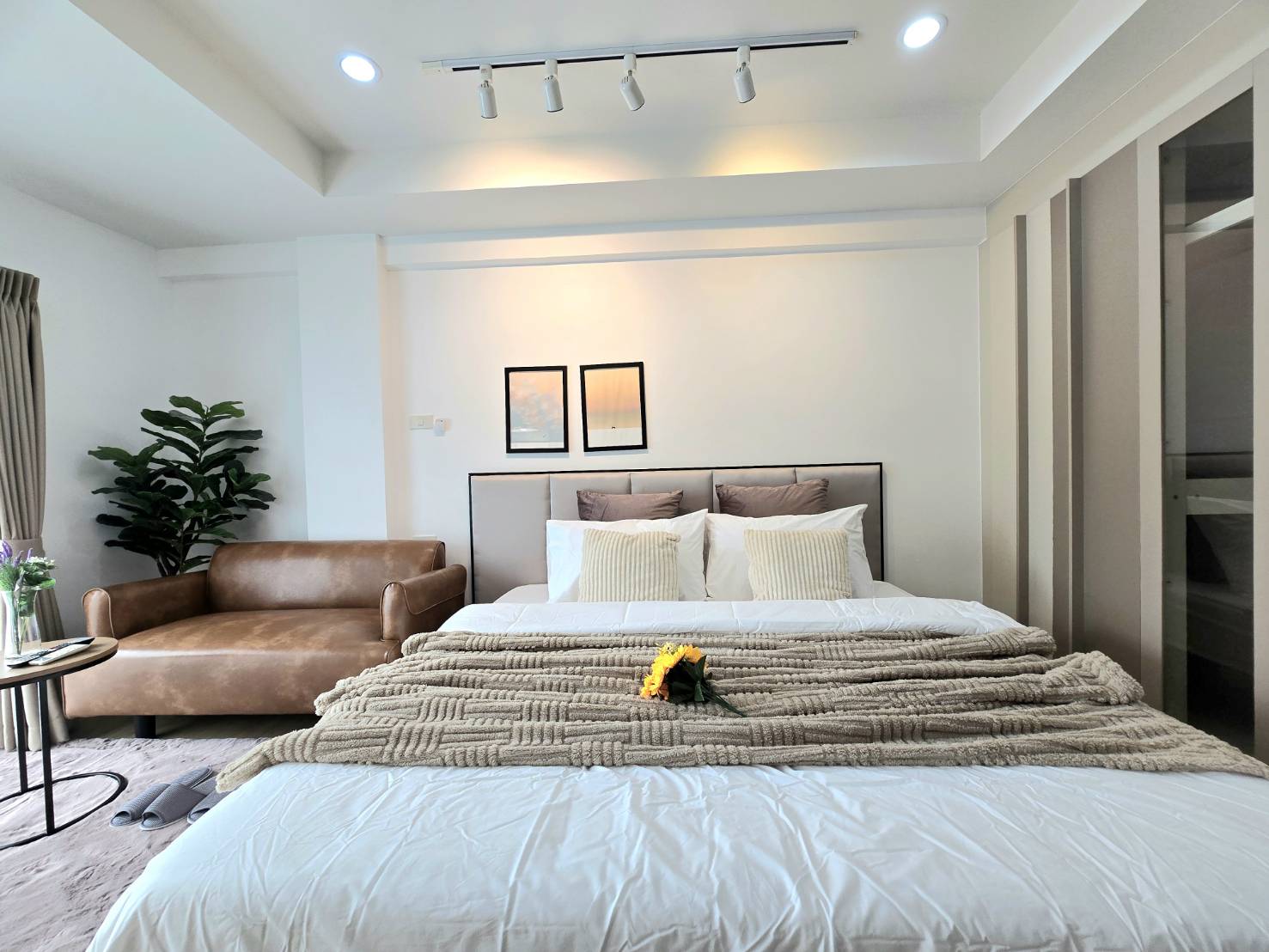Seven Star Condo - Image 1