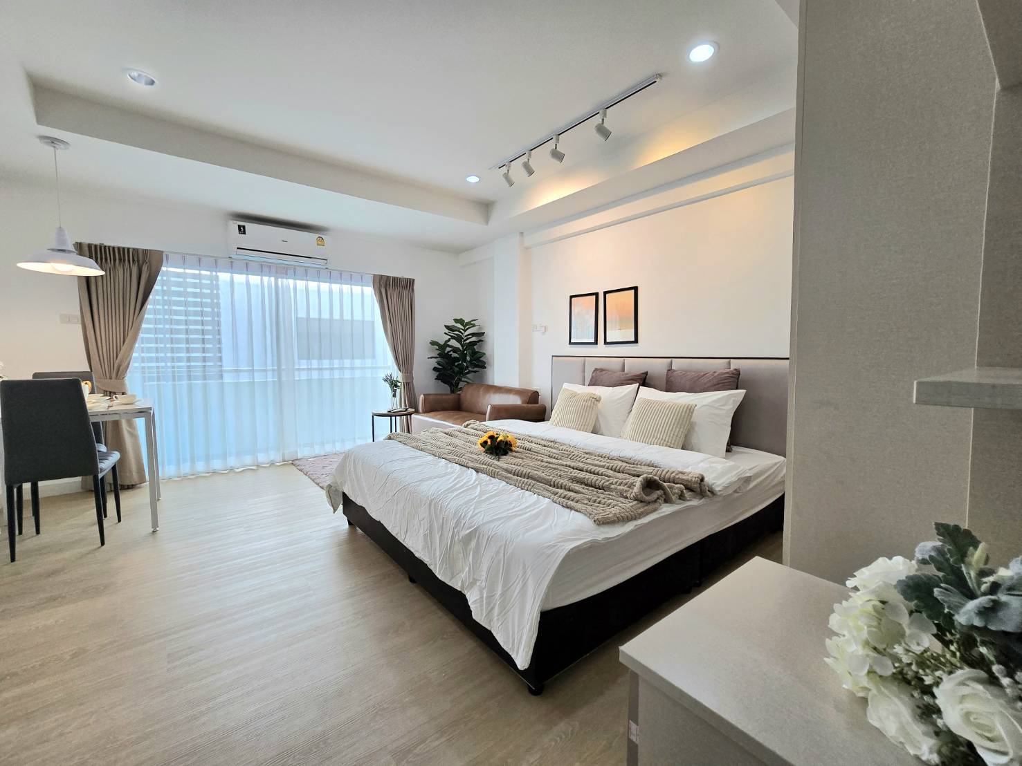 Seven Star Condo - Image 2