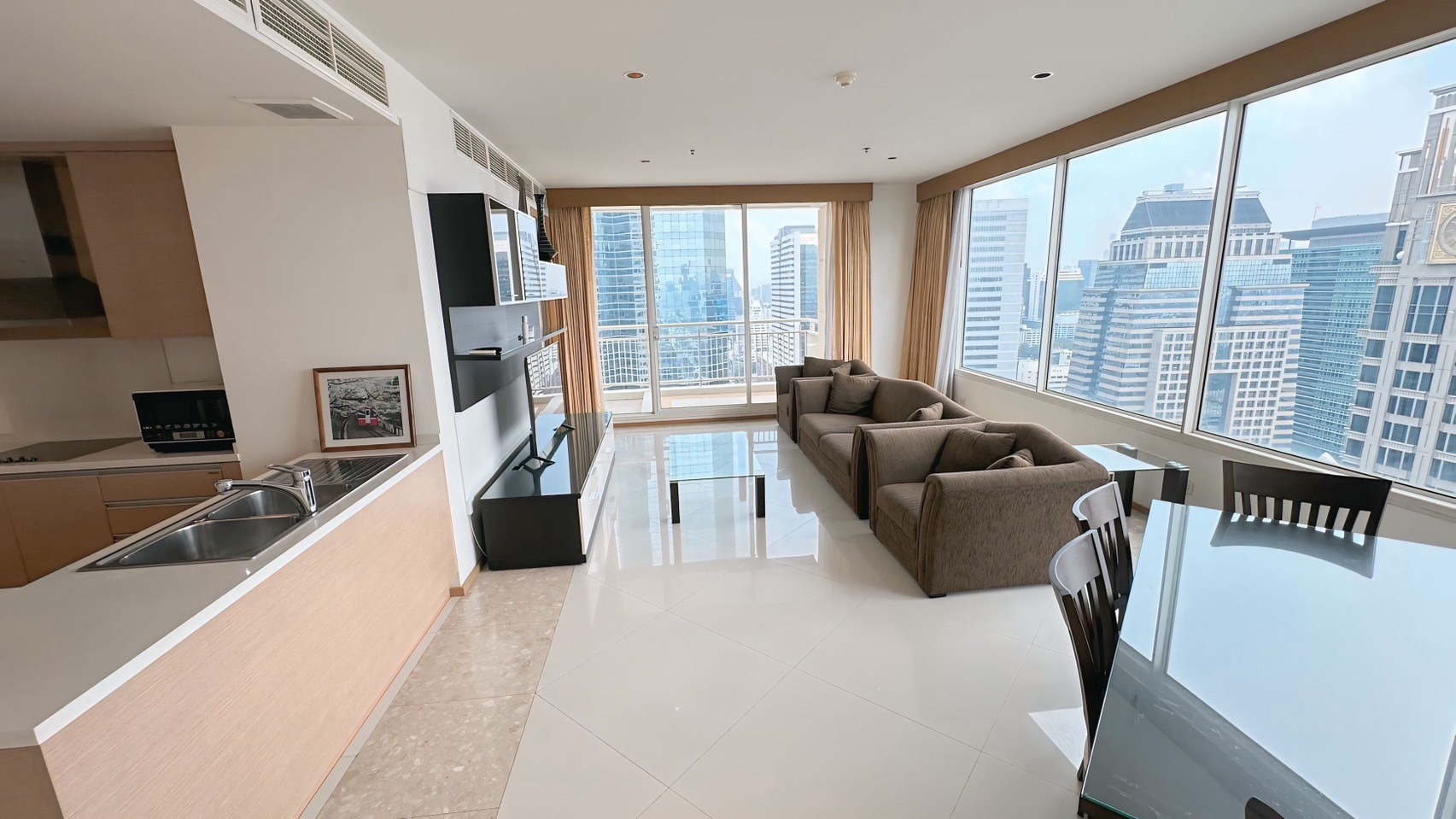 The Empire Place - Image 1