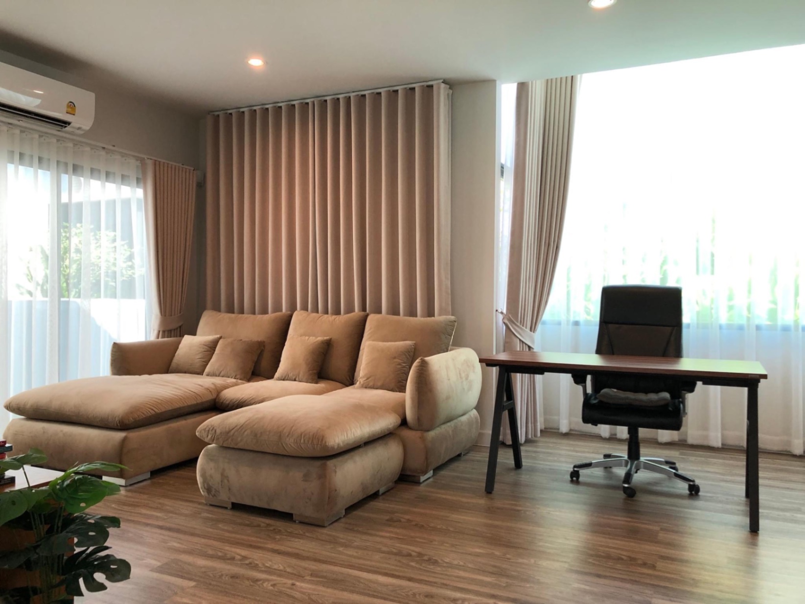 3 Bedroom House For Sale in Bang Sao Thong, Bang Sao Thong, Samut Prakan - Image 2