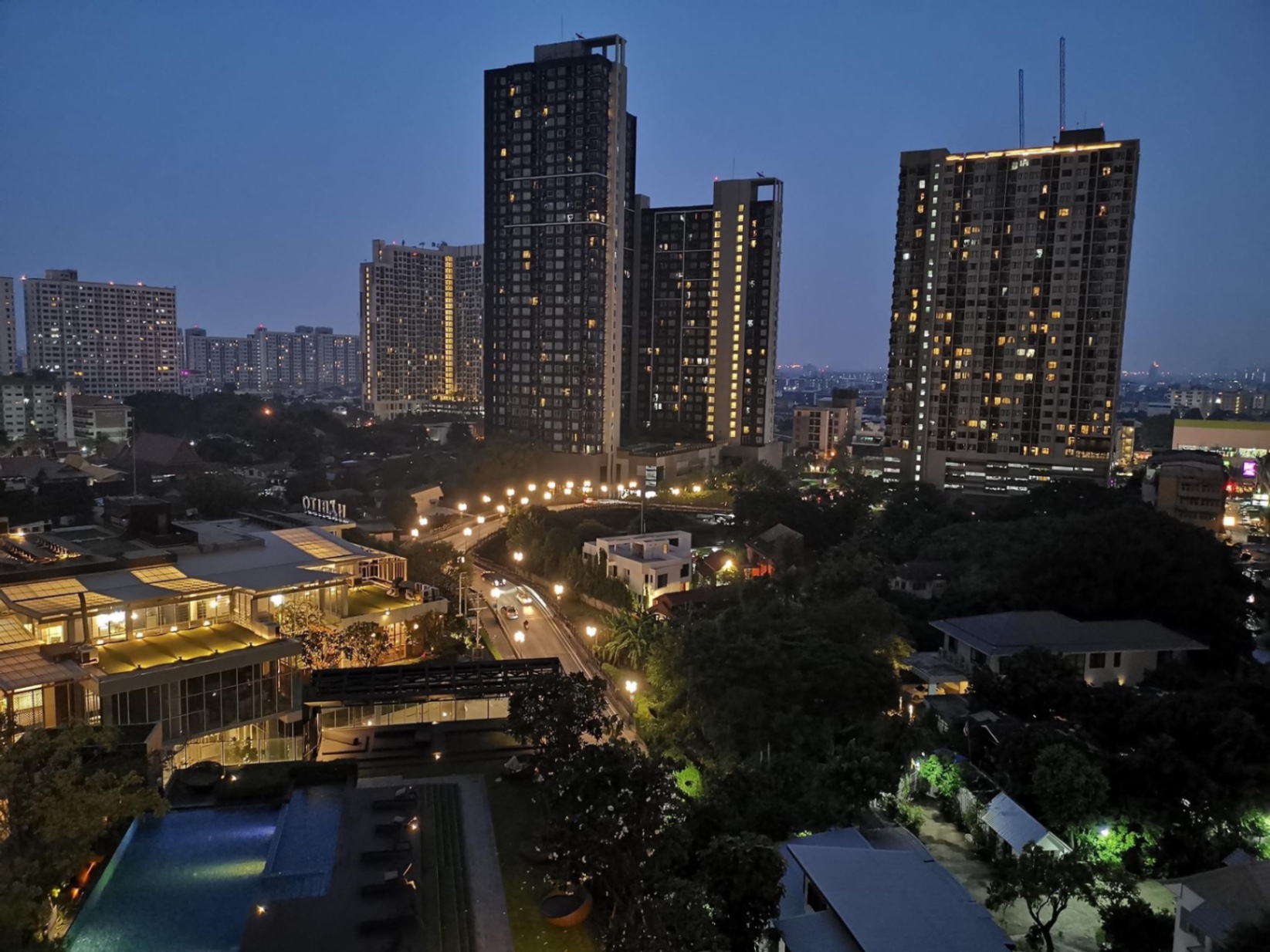 THE BASE Park West - Sukhumvit 77 - Image 11