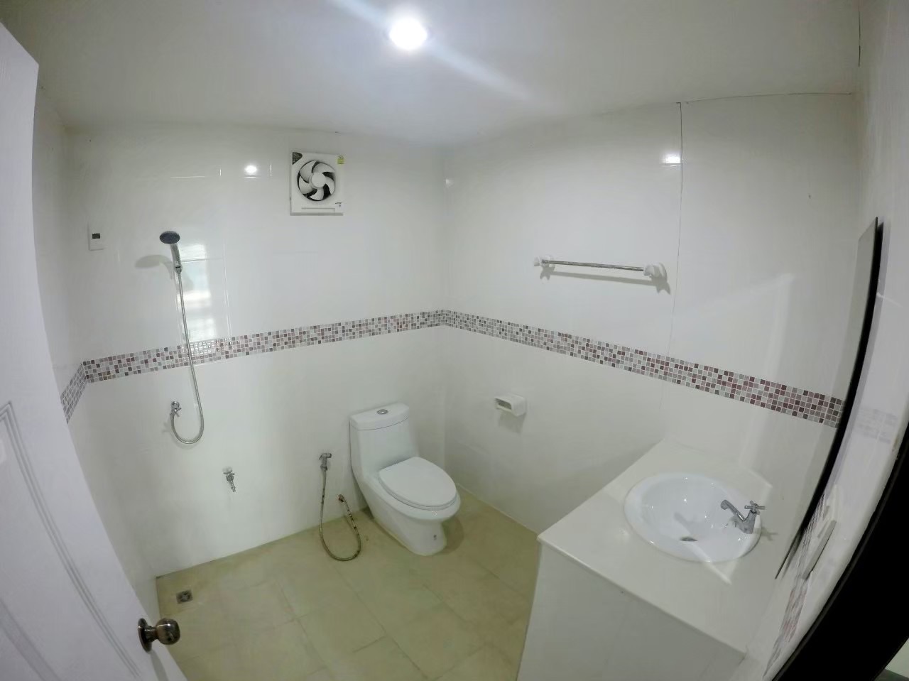 4 ห้องนอน ทาวน์เฮาส์  ใน พระโขนง, คลองเตย, กรุงเทพมหานคร - Image 3