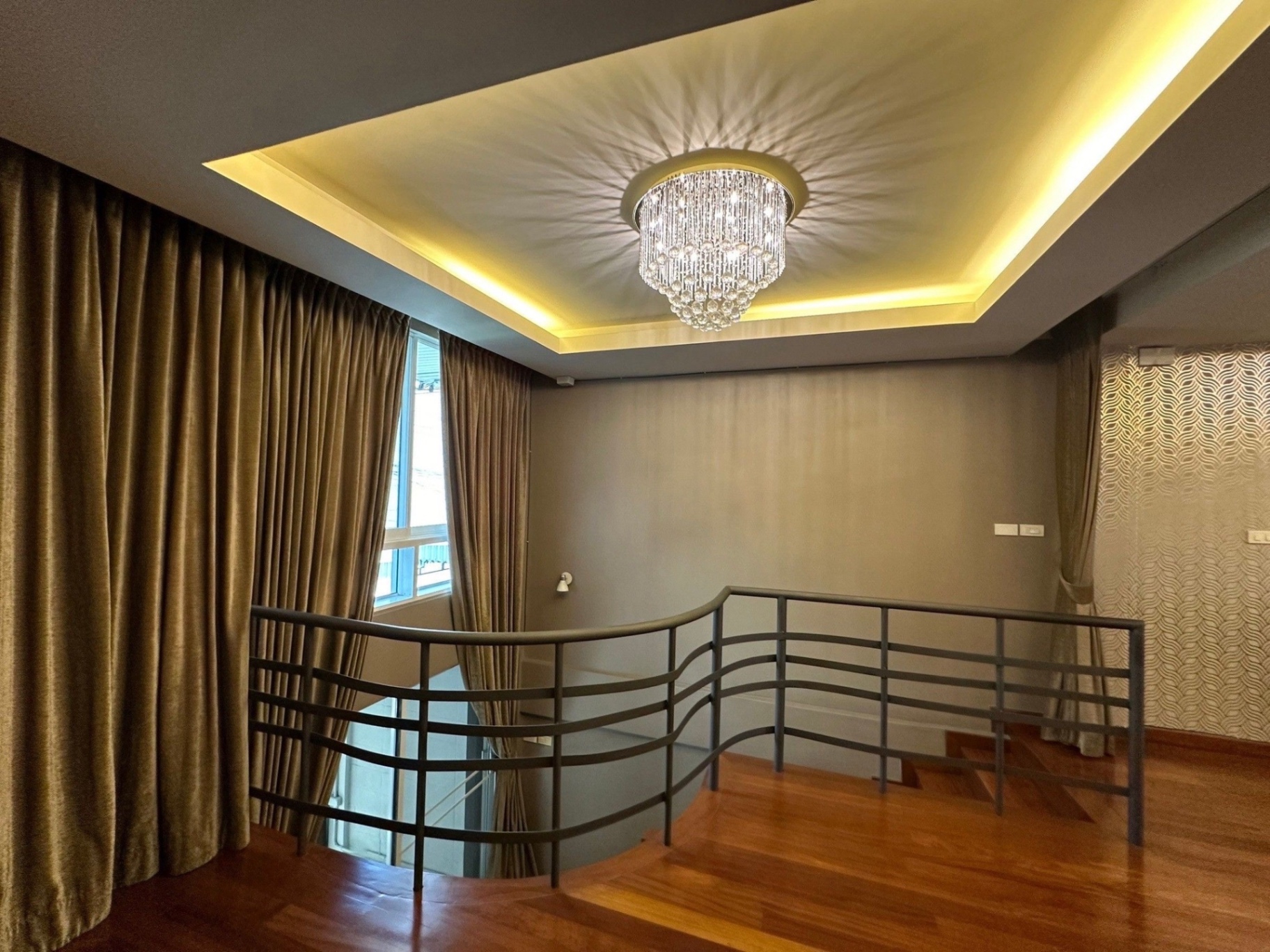 3 Bedroom Townhouse For Sale in Wat Phraya Krai, Bang Kho Laem, Bangkok - Image 6