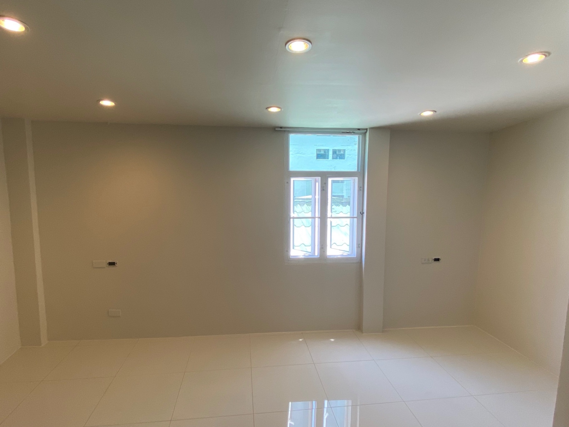 3 Bedroom Townhouse For Sale in Wat Phraya Krai, Bang Kho Laem, Bangkok - Image 24