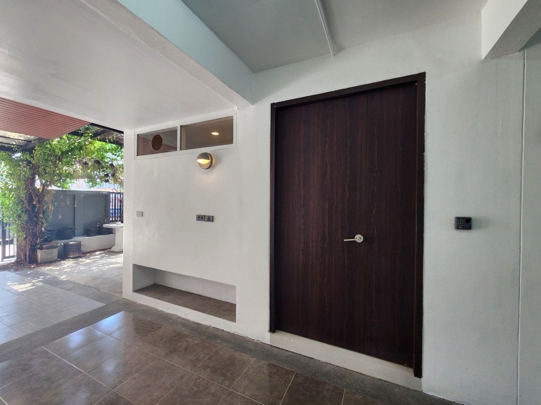 3 Bedroom Townhouse For Sale in Wat Phraya Krai, Bang Kho Laem, Bangkok - Image 9