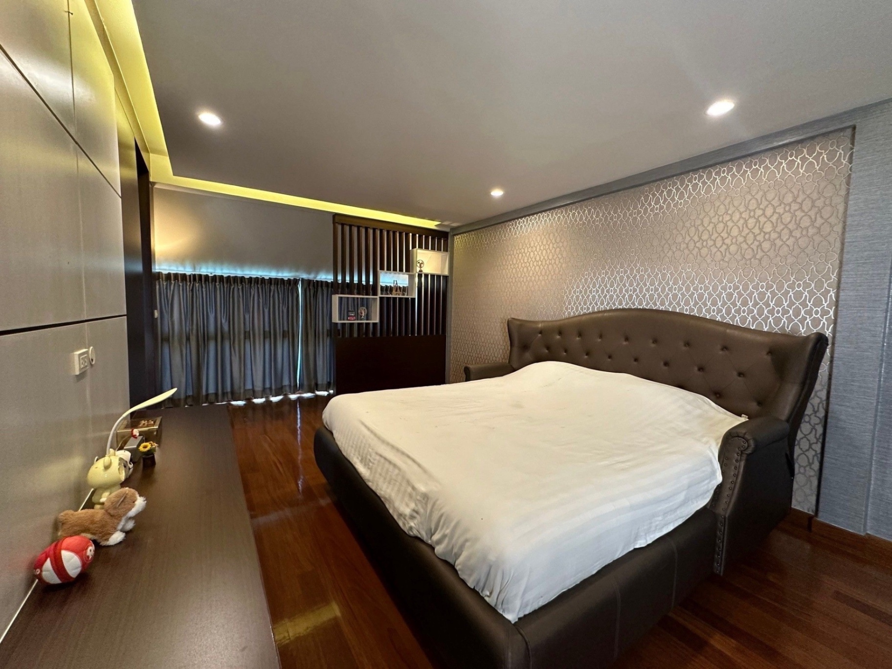 3 Bedroom Townhouse For Sale in Wat Phraya Krai, Bang Kho Laem, Bangkok - Image 11
