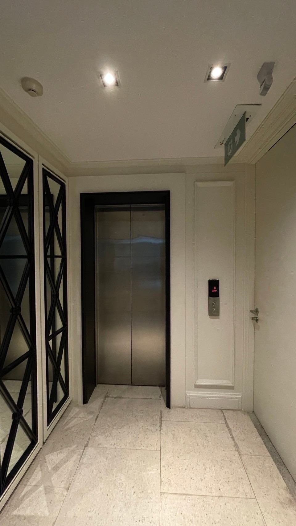 3 Bedroom Condo  in Chong Nonsi, Yan Nawa, Bangkok - Image 4