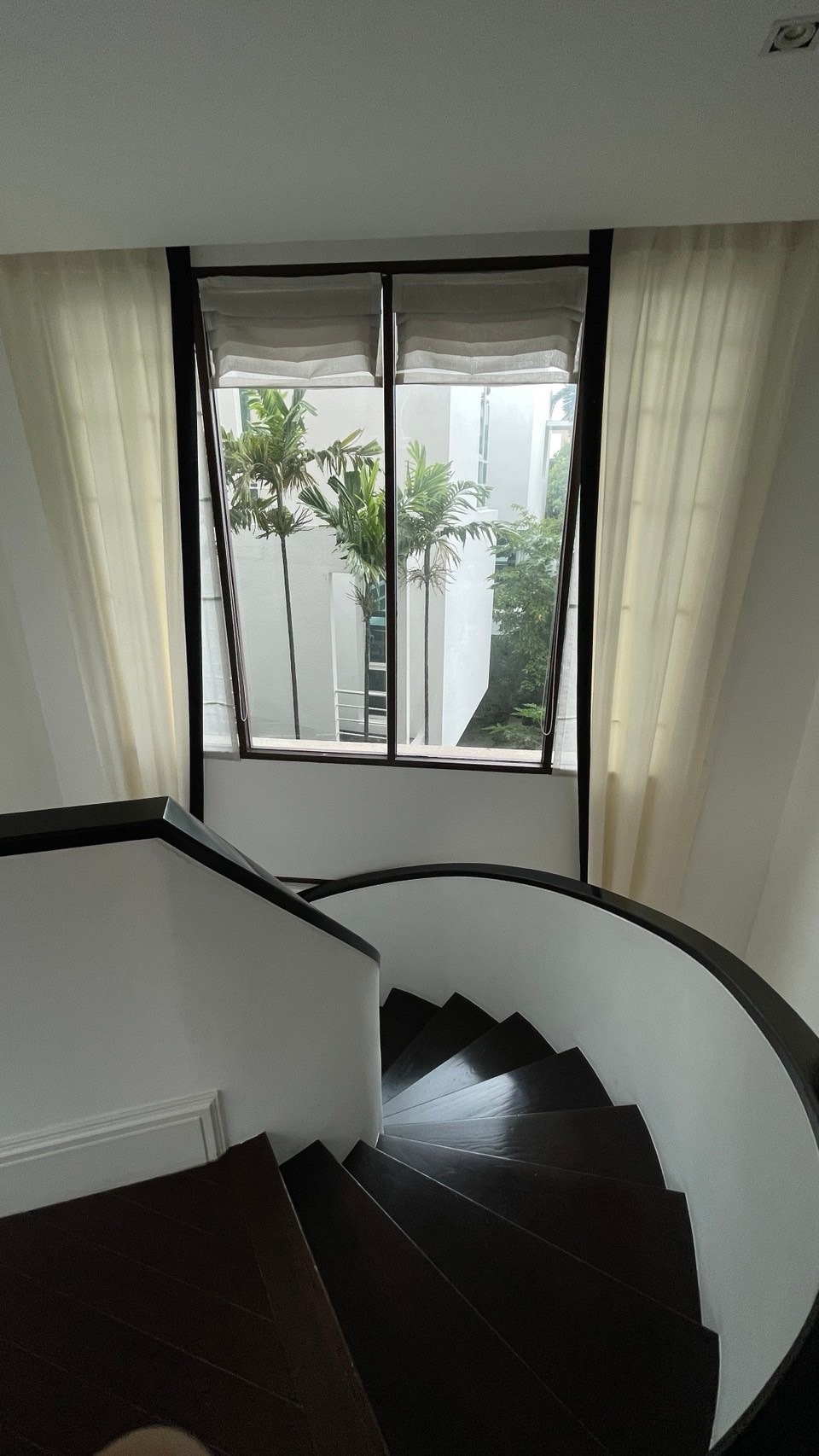 3 Bedroom Condo  in Chong Nonsi, Yan Nawa, Bangkok - Image 9