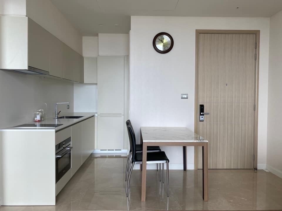 Magnolias Waterfront Residences - Image 4