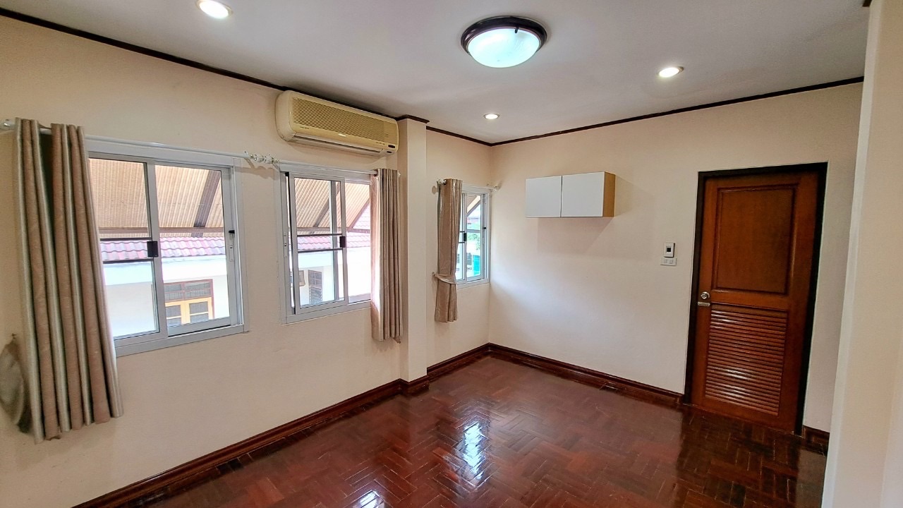 4 ห้องนอน ทาวน์เฮาส์  ใน พระโขนงเหนือ, วัฒนา, กรุงเทพมหานคร - Image 13