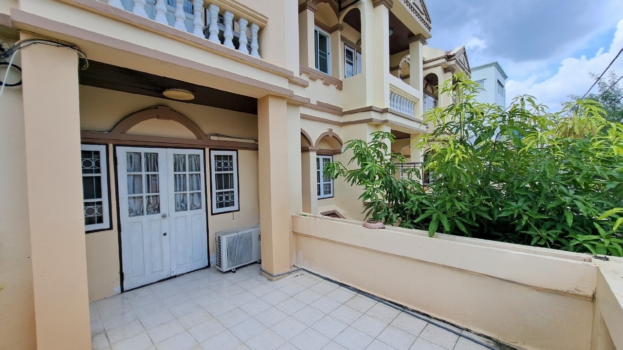 4 ห้องนอน ทาวน์เฮาส์  ใน พระโขนงเหนือ, วัฒนา, กรุงเทพมหานคร - Image 1