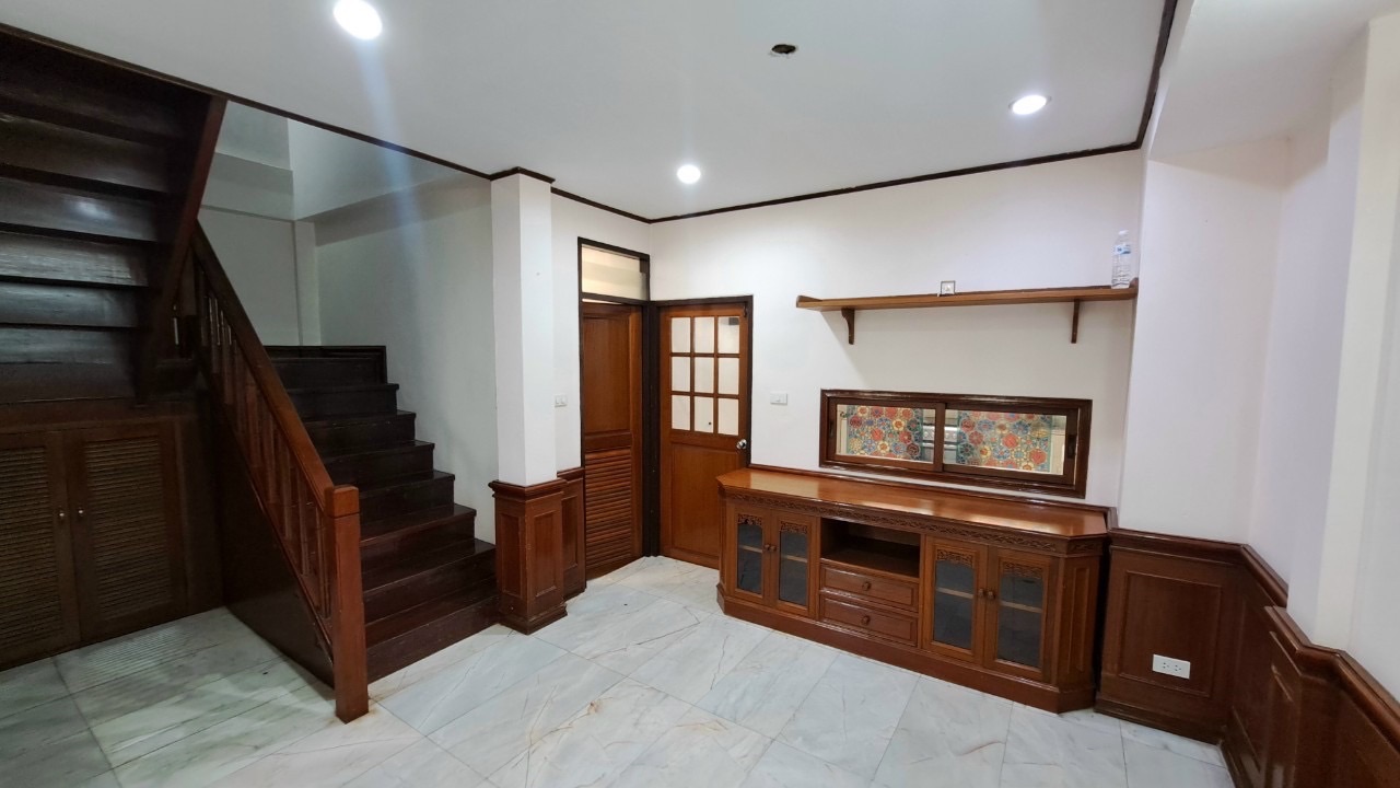 4 ห้องนอน ทาวน์เฮาส์  ใน พระโขนงเหนือ, วัฒนา, กรุงเทพมหานคร - Image 4