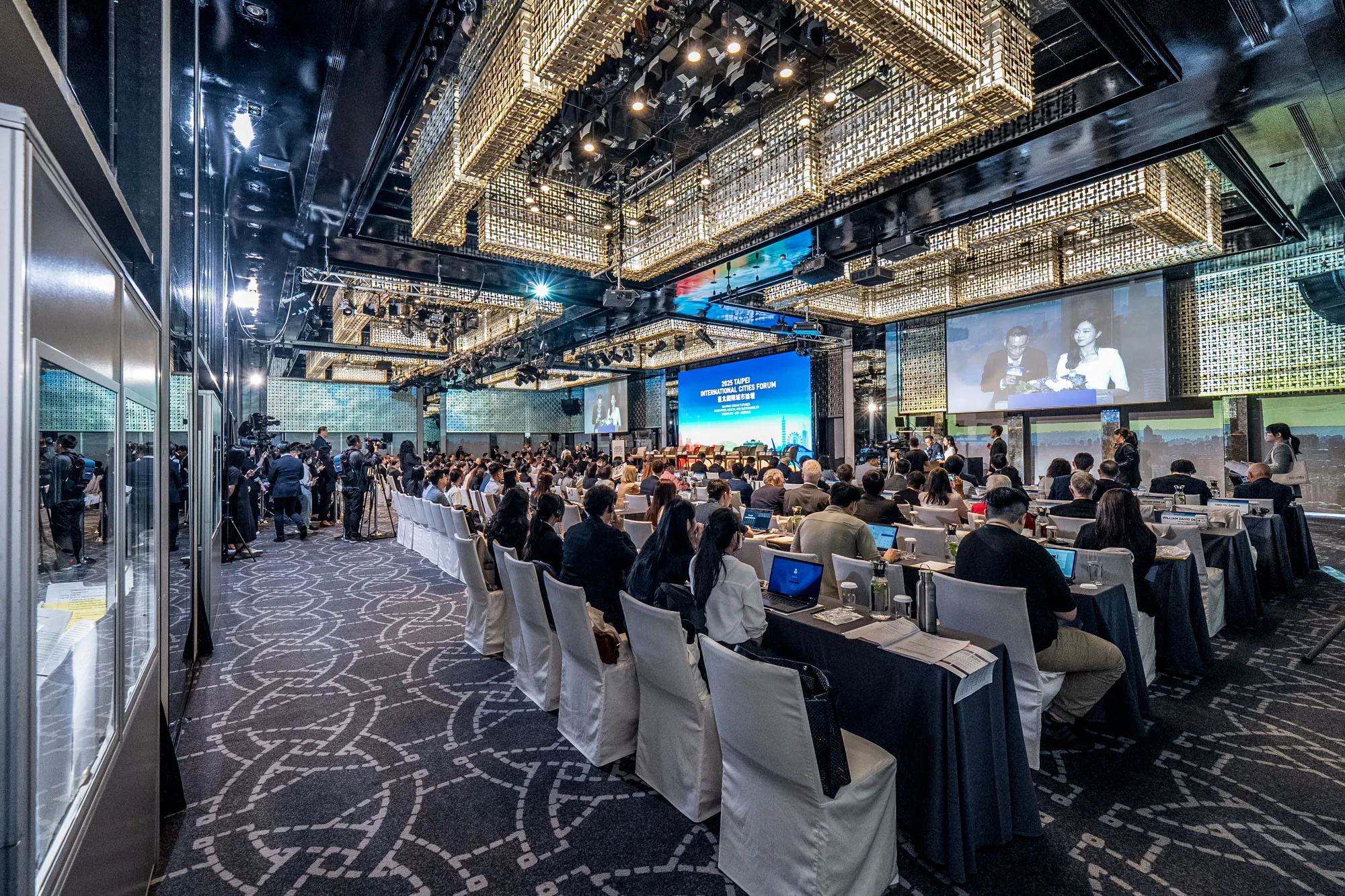 論壇實況_ (11).jpg