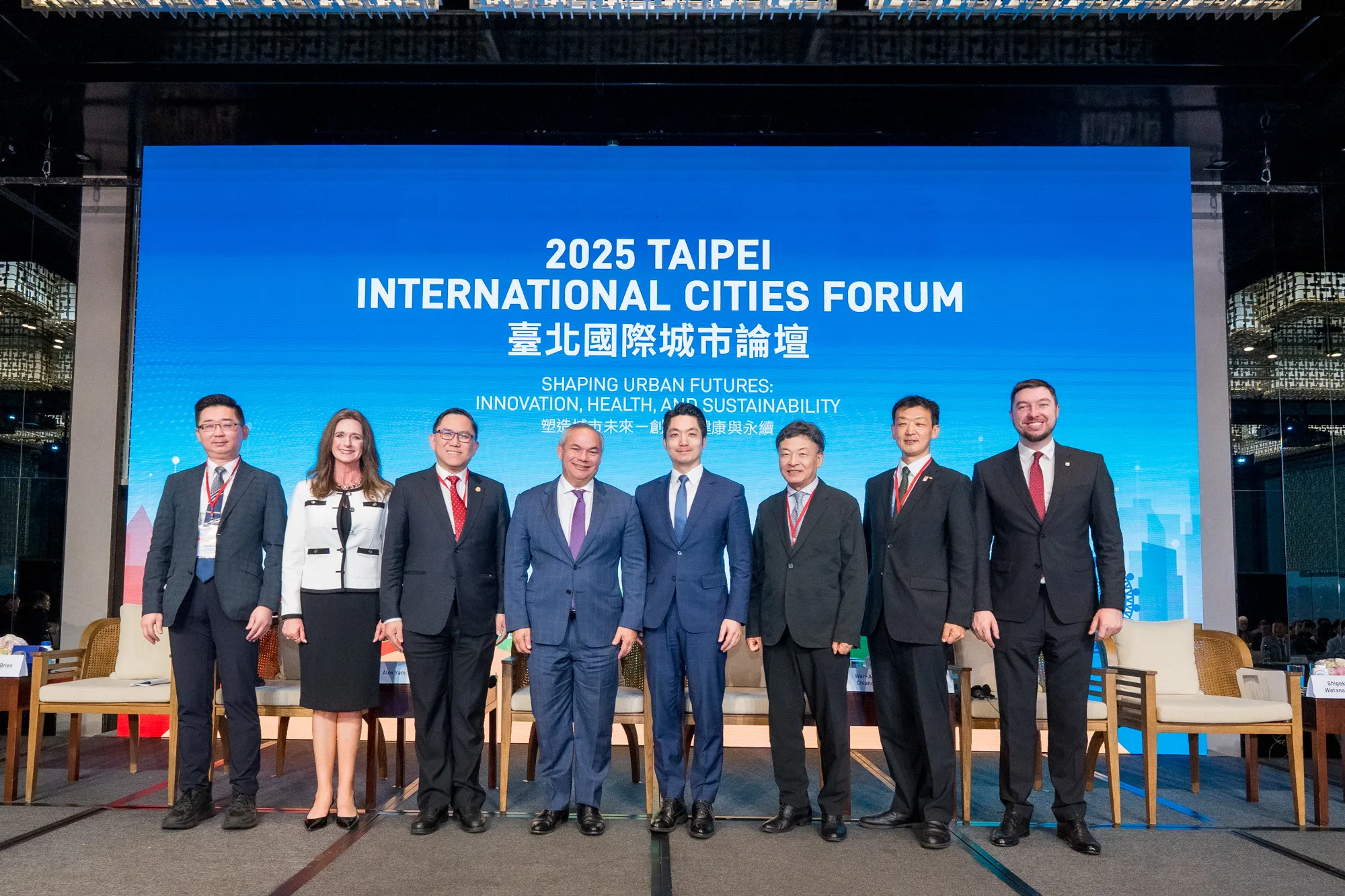 論壇實況_ (14).jpg